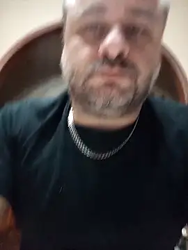 Snapshot of NAvoglia chatting on 01/06/26, 09:39 NAvoglia online show from 01/06/26, 09:39