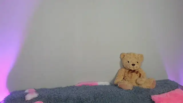 Snapshot of EvaBalmer chatting on 09/20/25, 12:22 EvaBalmer online show from 09/20/25, 12:22