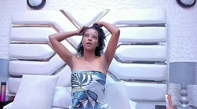 LottieBenz online show from 02/06/25, 04:47