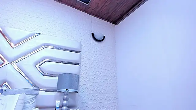 LottieBenz online show from 02/11/25, 04:24