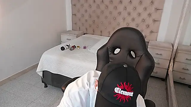 JhoanLeandro online show from 02/22/26, 06:02