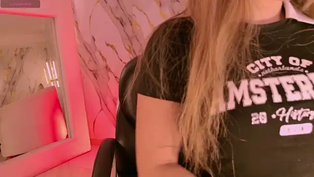 AmaiaHaywood online show from 11/25/25, 04:34