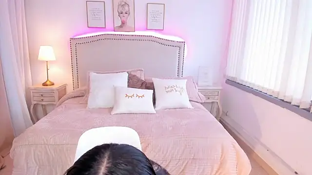 Daphne chers online show from 02/16/25, 02:32