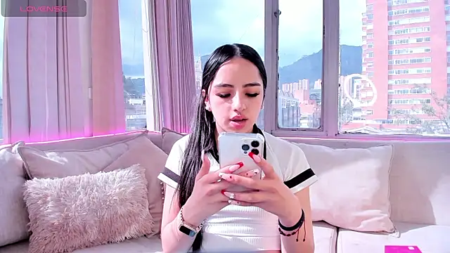 Daphne chers online show from 12/02/25, 07:53