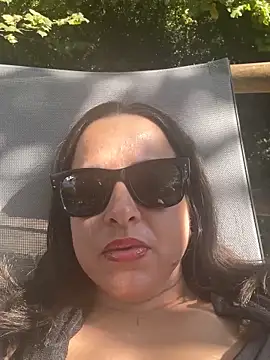 laarti online show from 10/08/25, 12:25