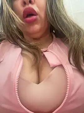 Snapshot of laarti chatting on 05/24/26, 10:09 laarti online show from 05/24/26, 10:09