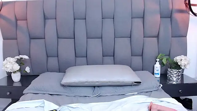 Sofiavillegaz online show from 02/06/25, 02:48