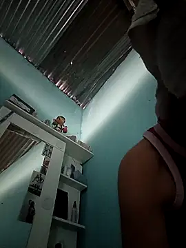 Ariell Kieran online show from 10/22/25, 05:56