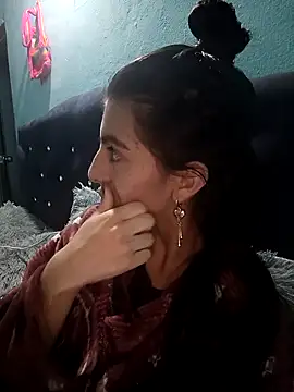 Ariell Kieran online show from 11/06/25, 02:34