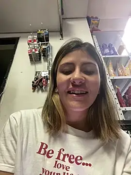 Andrea18 blonde online show from 02/13/26, 07:21