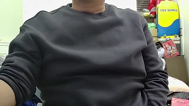 Snapshot of beartopslave chatting on 02/18/25, 04:05 beartopslave online show from 02/18/25, 04:05