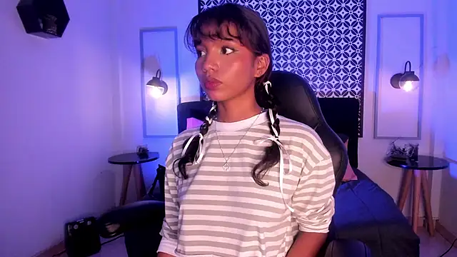 Gigi Strawberry online show from 03/14/25, 04:32