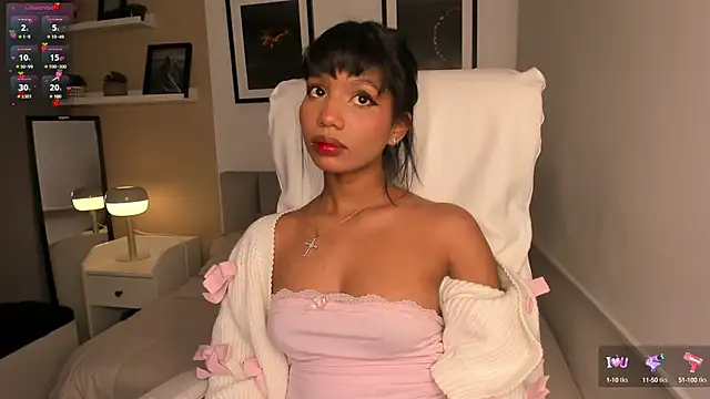 Gigi Strawberry online show from 10/14/25, 04:57