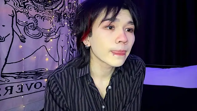 Snapshot of rennnuts chatting on 02/18/25, 06:48 rennnuts online show from 02/18/25, 06:48