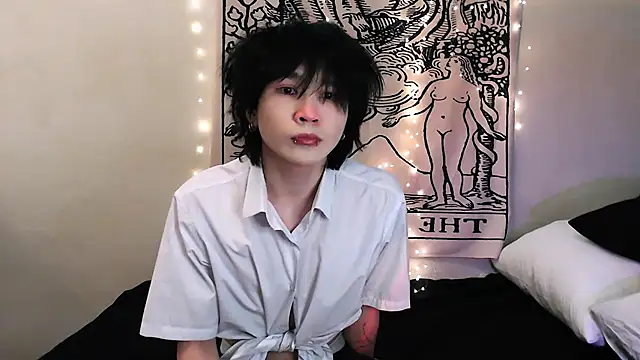 Snapshot of rennnuts chatting on 03/11/25, 04:51 rennnuts online show from 03/11/25, 04:51