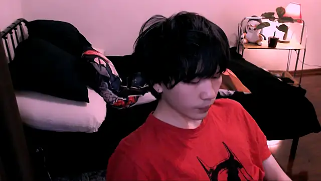 Snapshot of rennnuts chatting on 11/06/25, 06:20 rennnuts online show from 11/06/25, 06:20