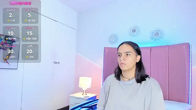 Liiam smith  online show from 11/18/25, 01:48