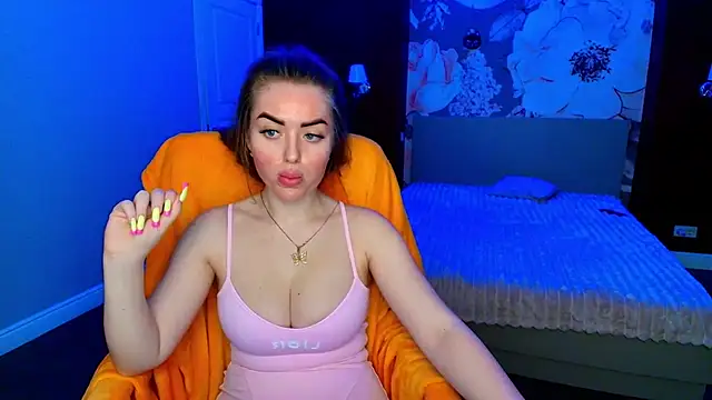 Snapshot of MissisCaty chatting on 07/22/26, 03:53 MissisCaty online show from 07/22/26, 03:53