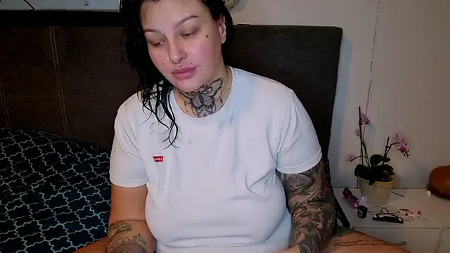 CannabisQueenn online show from 02/03/25, 08:03