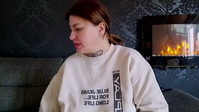 CannabisQueenn online show from 03/17/25, 08:29