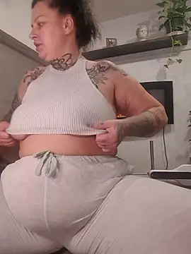 CannabisQueenn online show from 11/21/25, 09:08