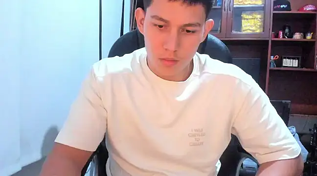 Snapshot of JamesCr_ chatting on 02/23/25, 12:51 JamesCr  online show from 02/23/25, 12:51
