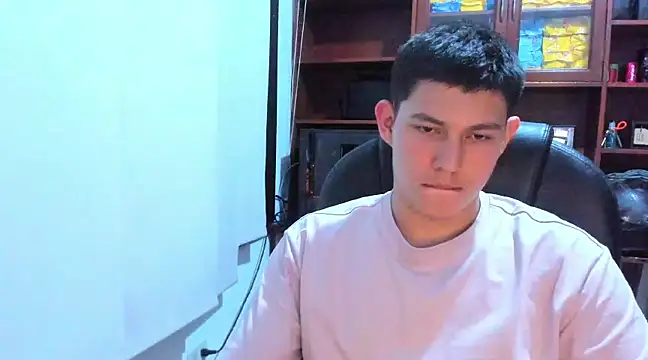 Snapshot of JamesCr_ chatting on 02/27/25, 10:53 JamesCr  online show from 02/27/25, 10:53