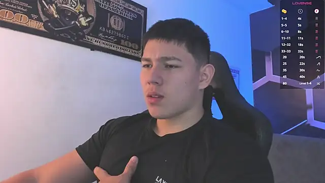 Snapshot of JamesCr_ chatting on 09/15/25, 12:16 JamesCr  online show from 09/15/25, 12:16
