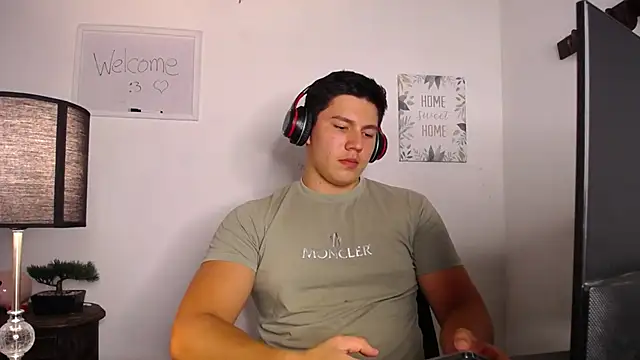 Snapshot of JamesCr_ chatting on 10/08/25, 02:42 JamesCr  online show from 10/08/25, 02:42