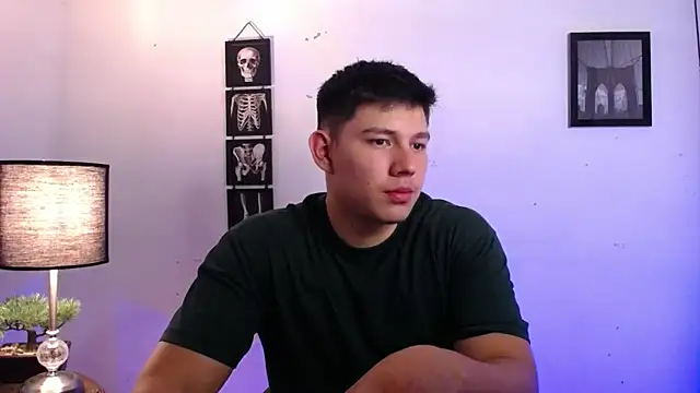 JamesCr  online show from 11/04/25, 01:48