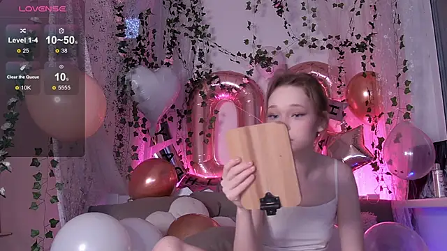 Kellybbface online show from 12/01/25, 05:23