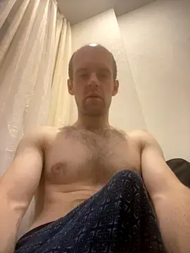 Snapshot of LynnAhNight chatting on 09/18/25, 03:08 LynnAhNight online show from 09/18/25, 03:08