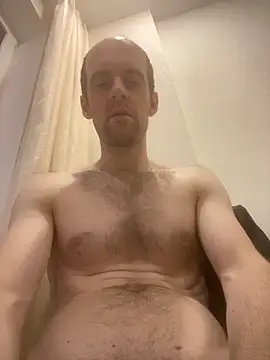 Snapshot of LynnAhNight chatting on 09/26/25, 03:10 LynnAhNight online show from 09/26/25, 03:10