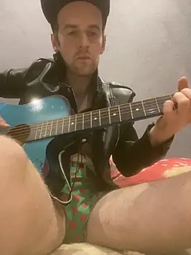 Snapshot of LynnAhNight chatting on 10/16/25, 05:14 LynnAhNight online show from 10/16/25, 05:14