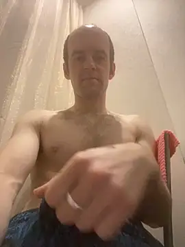 Snapshot of LynnAhNight chatting on 10/21/25, 02:45 LynnAhNight online show from 10/21/25, 02:45