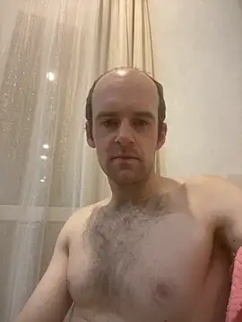 Snapshot of LynnAhNight chatting on 10/28/25, 02:59 LynnAhNight online show from 10/28/25, 02:59