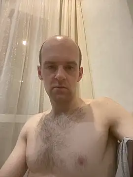 LynnAhNight online show from 11/04/25, 03:05