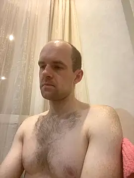 LynnAhNight online show from 11/05/25, 03:28