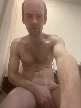 LynnAhNight online show from 01/07/26, 03:42