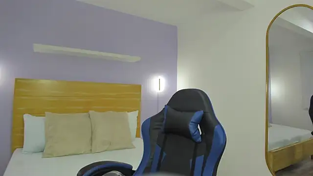 tiffanny doll  online show from 05/04/26, 12:23
