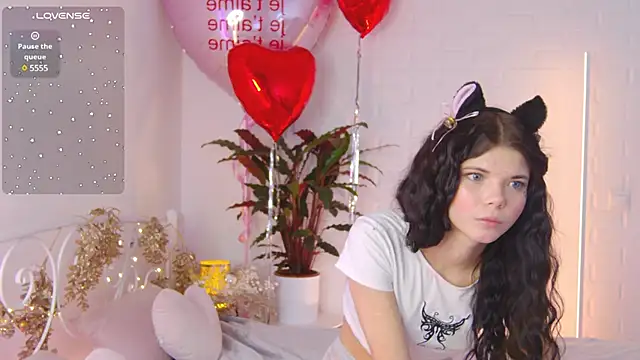 Snapshot of Maytaai chatting on 02/12/25, 12:05 Maytaai online show from 02/12/25, 12:05