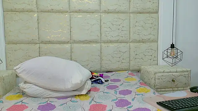 ThaliaANDNicholas online show from 02/26/25, 02:04