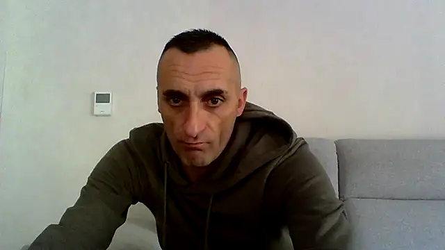 ANGELSANTAMARIA- online show from 10/11/25, 03:21