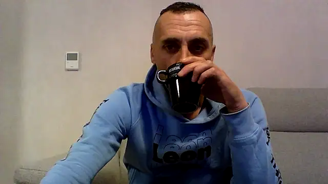 ANGELSANTAMARIA- online show from 11/09/25, 11:25