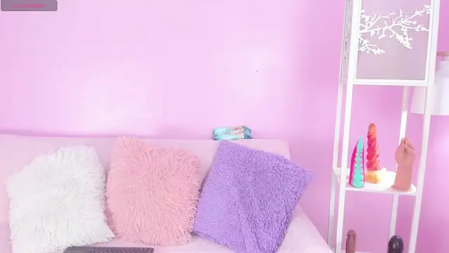 Snapshot of Hiyakasudere chatting on 09/12/25, 07:25 Hiyakasudere online show from 09/12/25, 07:25