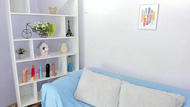 Snapshot of Hiyakasudere chatting on 09/30/25, 06:24 Hiyakasudere online show from 09/30/25, 06:24