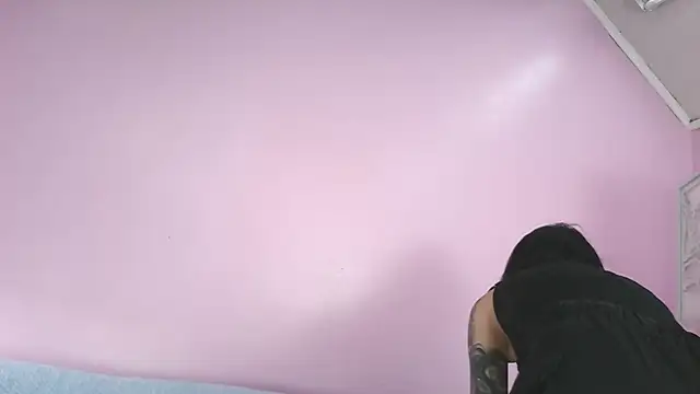 Snapshot of Hiyakasudere chatting on 11/11/25, 06:19 Hiyakasudere online show from 11/11/25, 06:19