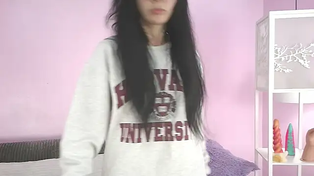 Snapshot of Hiyakasudere chatting on 11/17/25, 06:35 Hiyakasudere online show from 11/17/25, 06:35