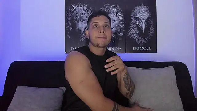 JohanSmith online show from 10/28/25, 02:04