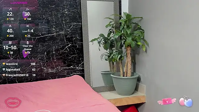 Snapshot of maddie_18 chatting on 02/07/25, 06:45 maddie 18 online show from 02/07/25, 06:45